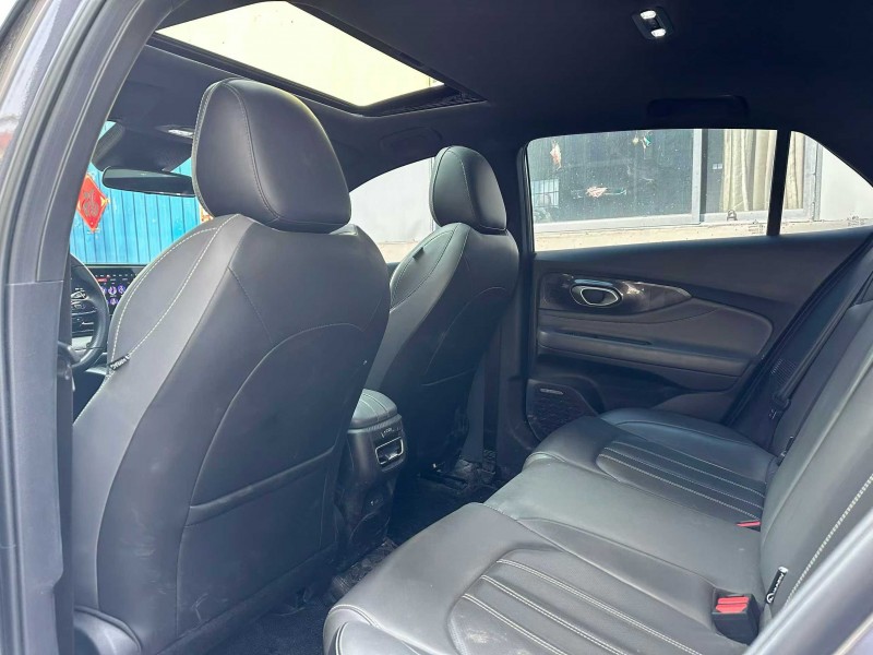 潍坊25年传祺影豹6