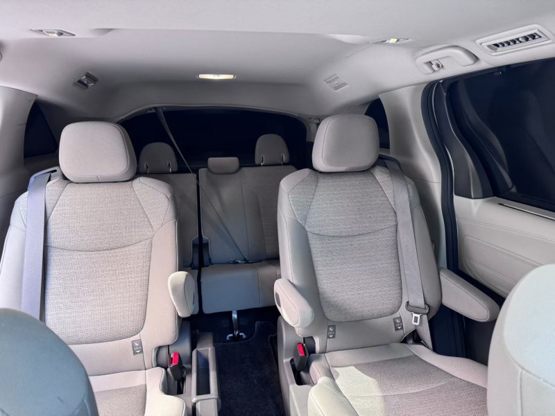 邵阳24年丰田塞纳7