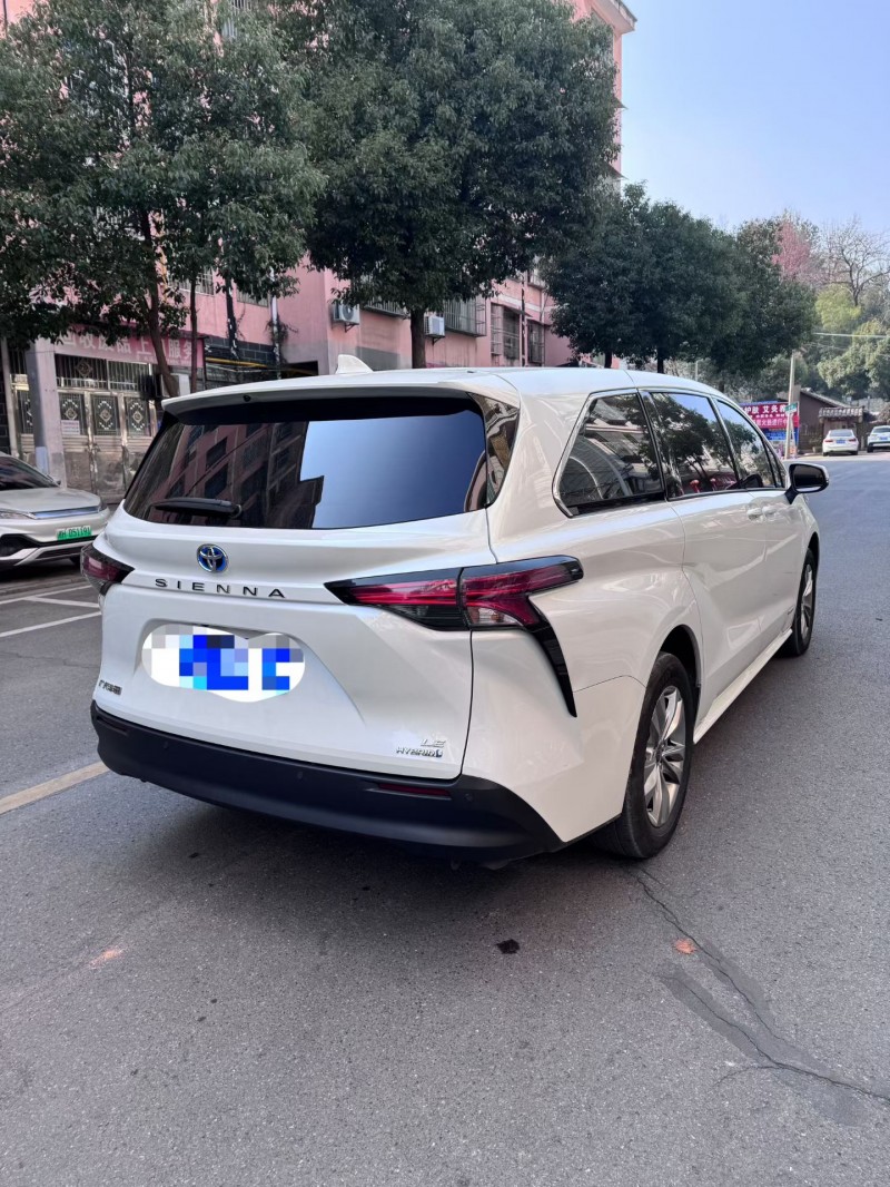 邵阳24年丰田塞纳8