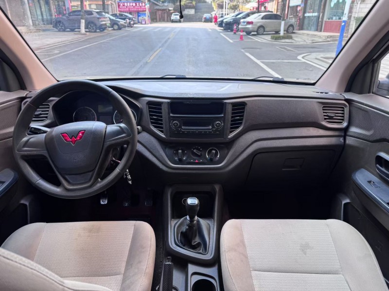 張家界21年五菱汽車宏光5