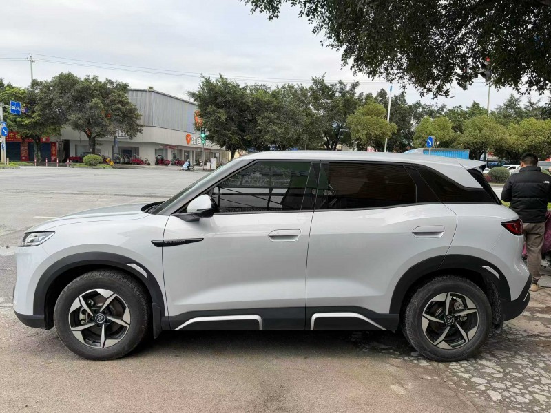 南寧24年比亞迪元7