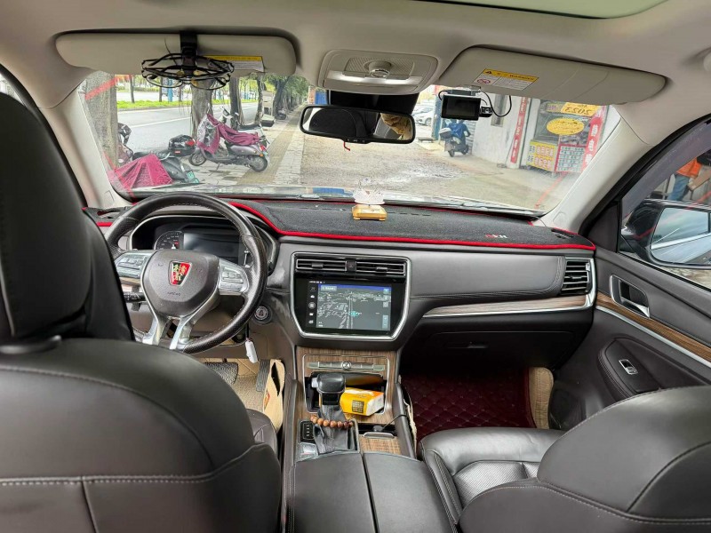 南寧19年榮威RX85