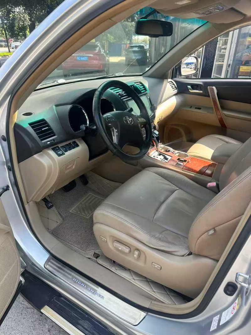 南寧10年豐田漢蘭達4