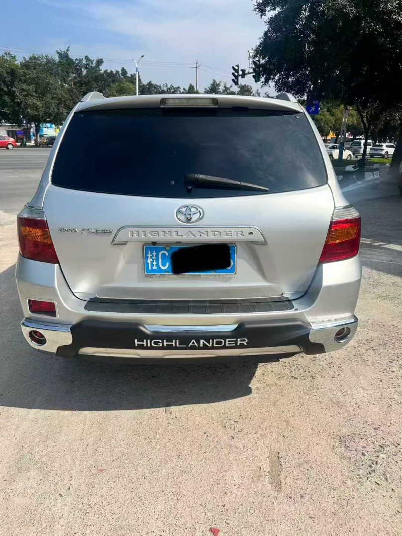 南寧10年豐田漢蘭達9