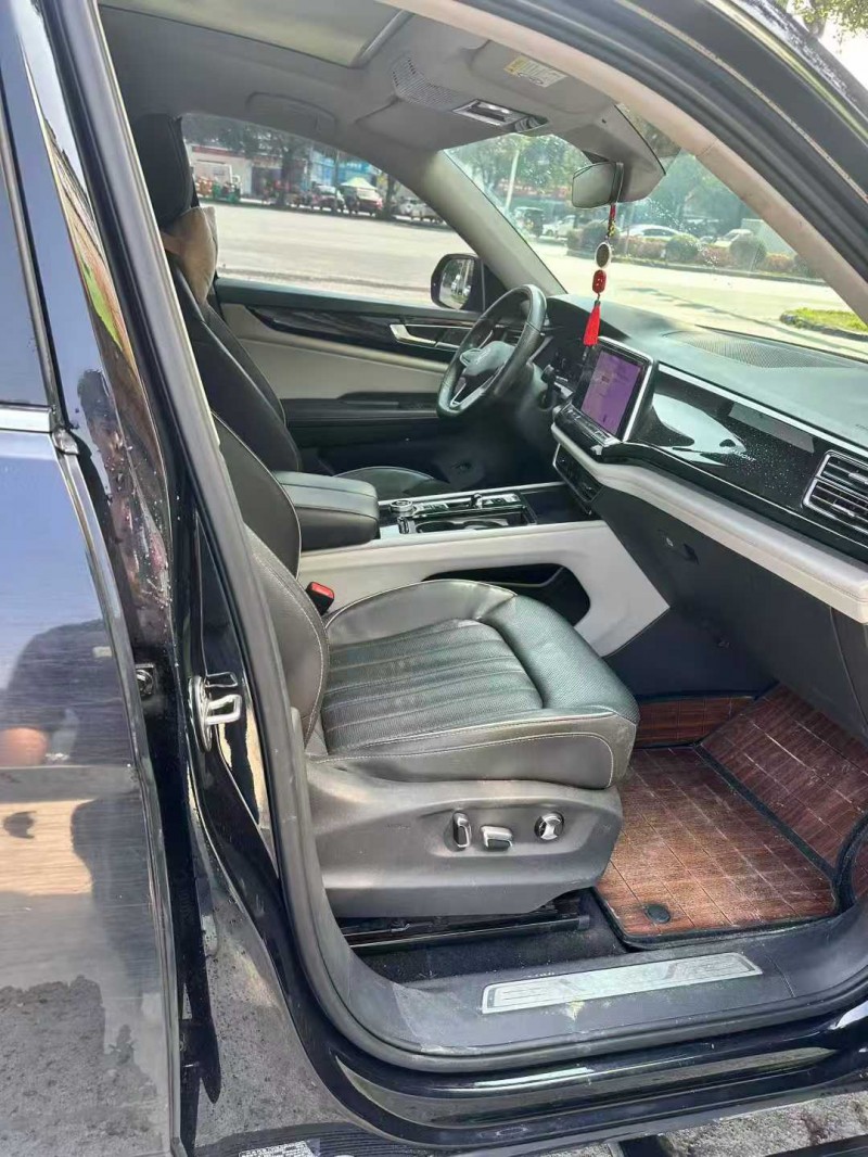 南宁22年大众途昂5