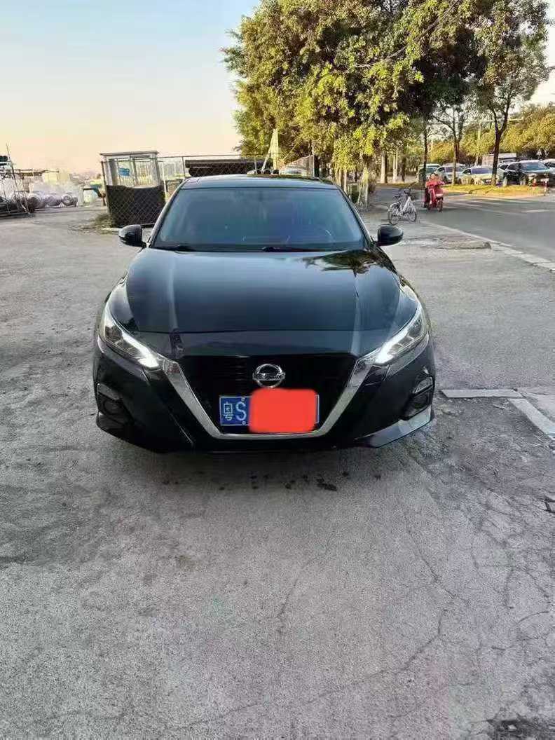 南宁19年日产天籁1