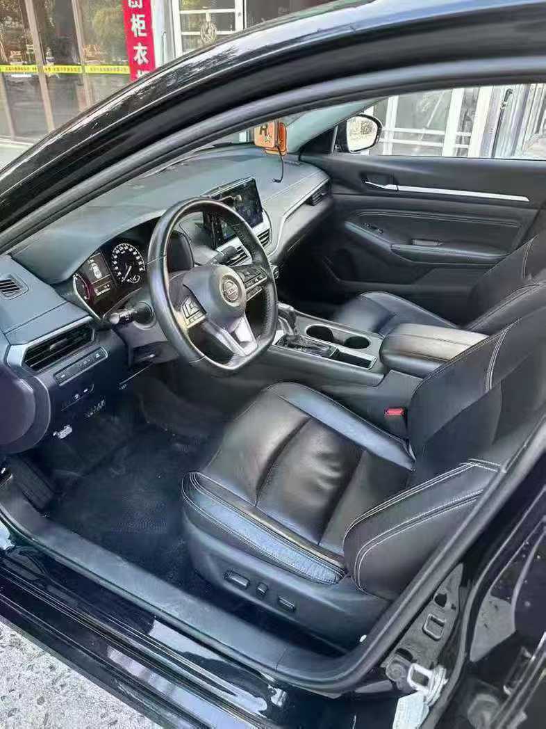 南宁19年日产天籁4