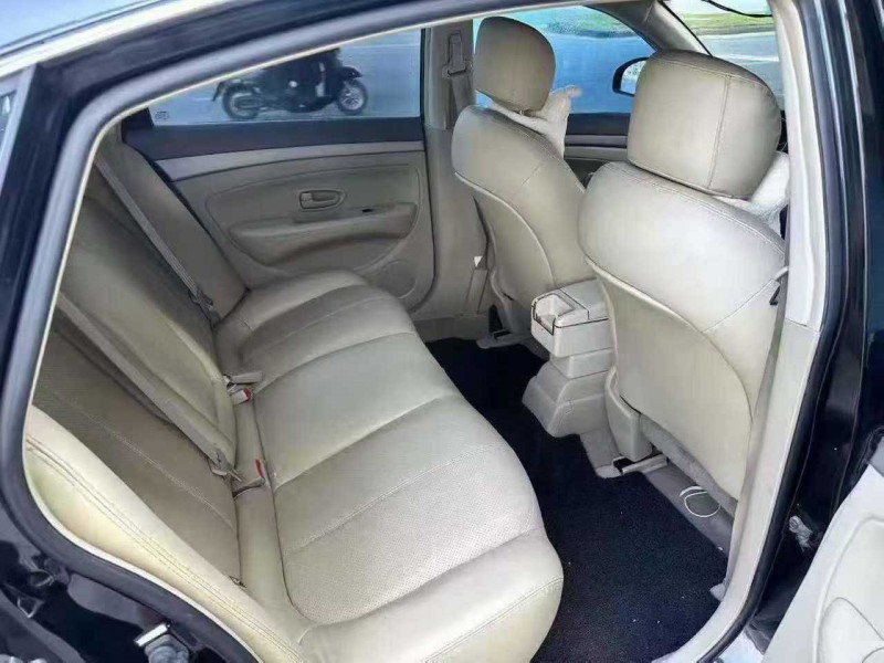 南宁17年日产轩逸6