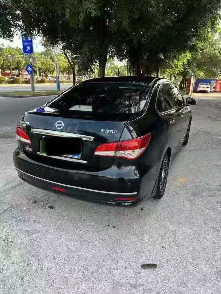 南宁17年日产轩逸7