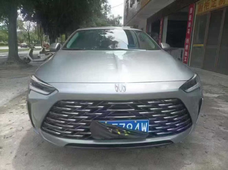 南宁24年别克君威1