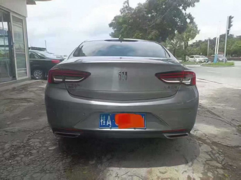 南宁24年别克君威9