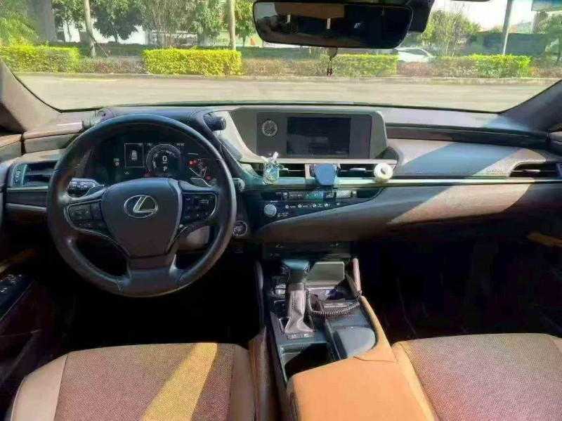 三明21年雷克薩斯ES5