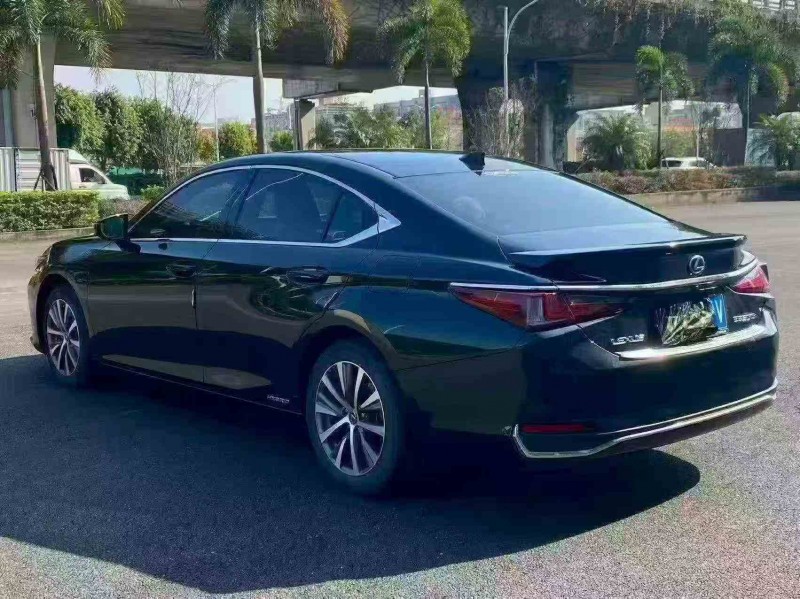 三明21年雷克薩斯ES7