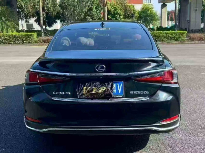 三明21年雷克薩斯ES8