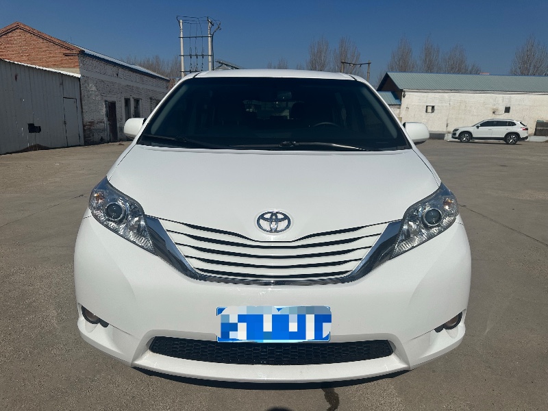 哈尔滨15年丰田塞纳1