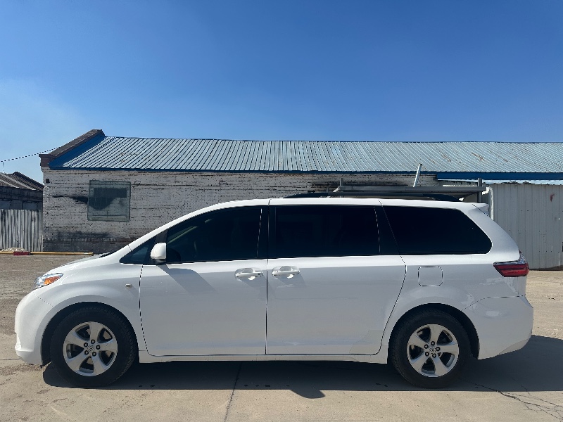 哈尔滨15年丰田塞纳5