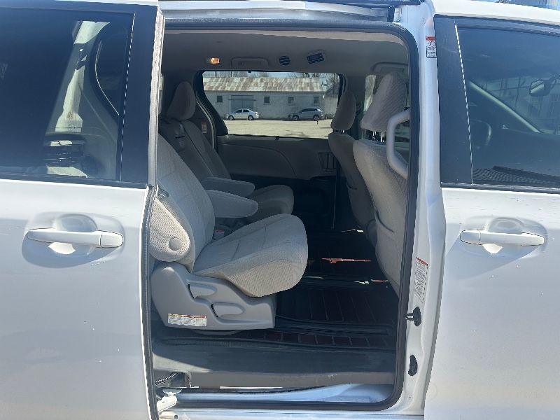 哈尔滨15年丰田塞纳7