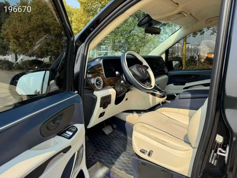 盐城21年奔驰威霆4