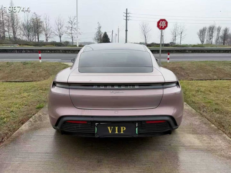 盐城22年保时捷帕拉梅拉9