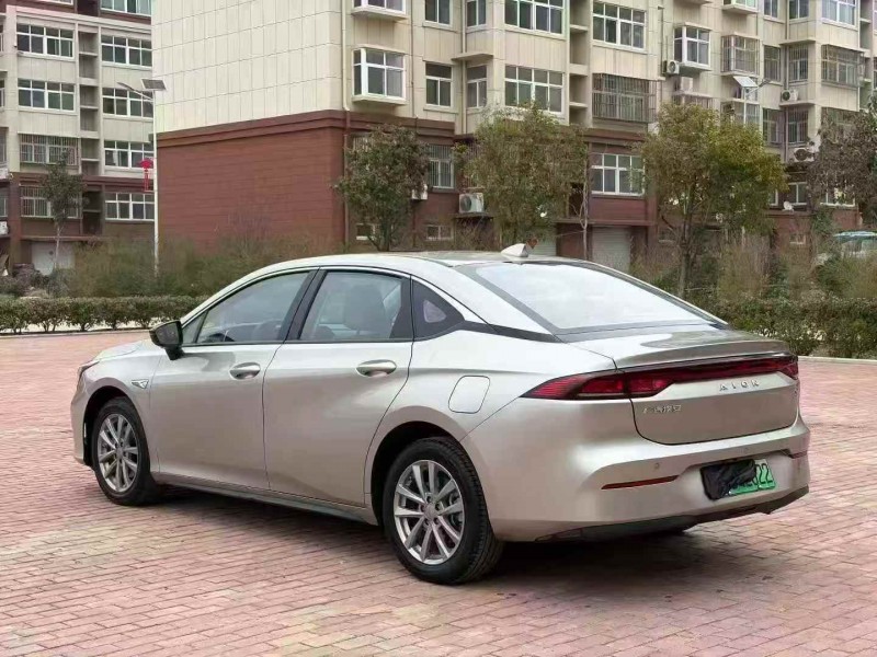 淄博24年传祺埃安S8