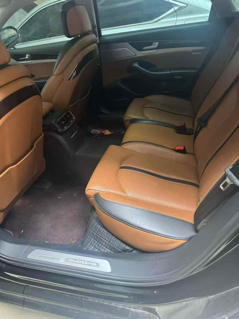 上海18年奥迪A8L4