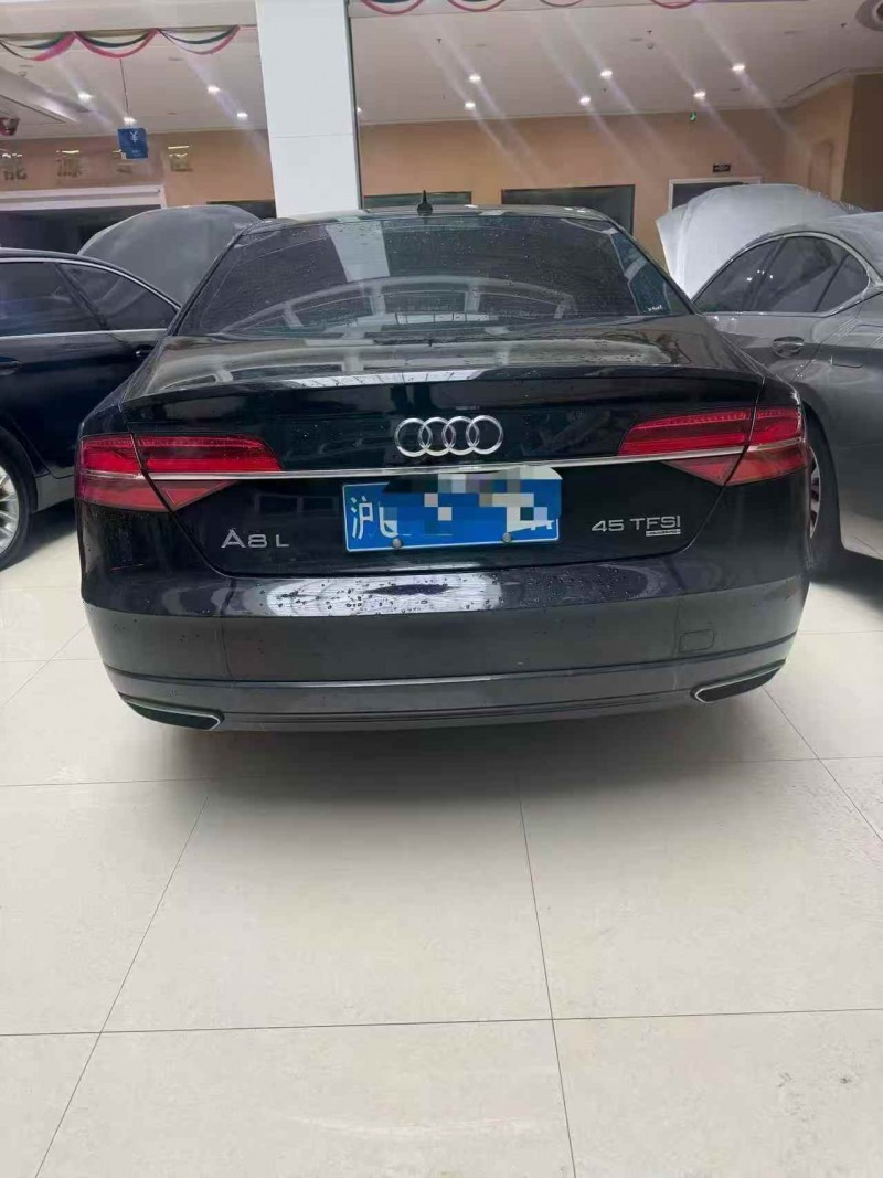上海18年奥迪A8L8