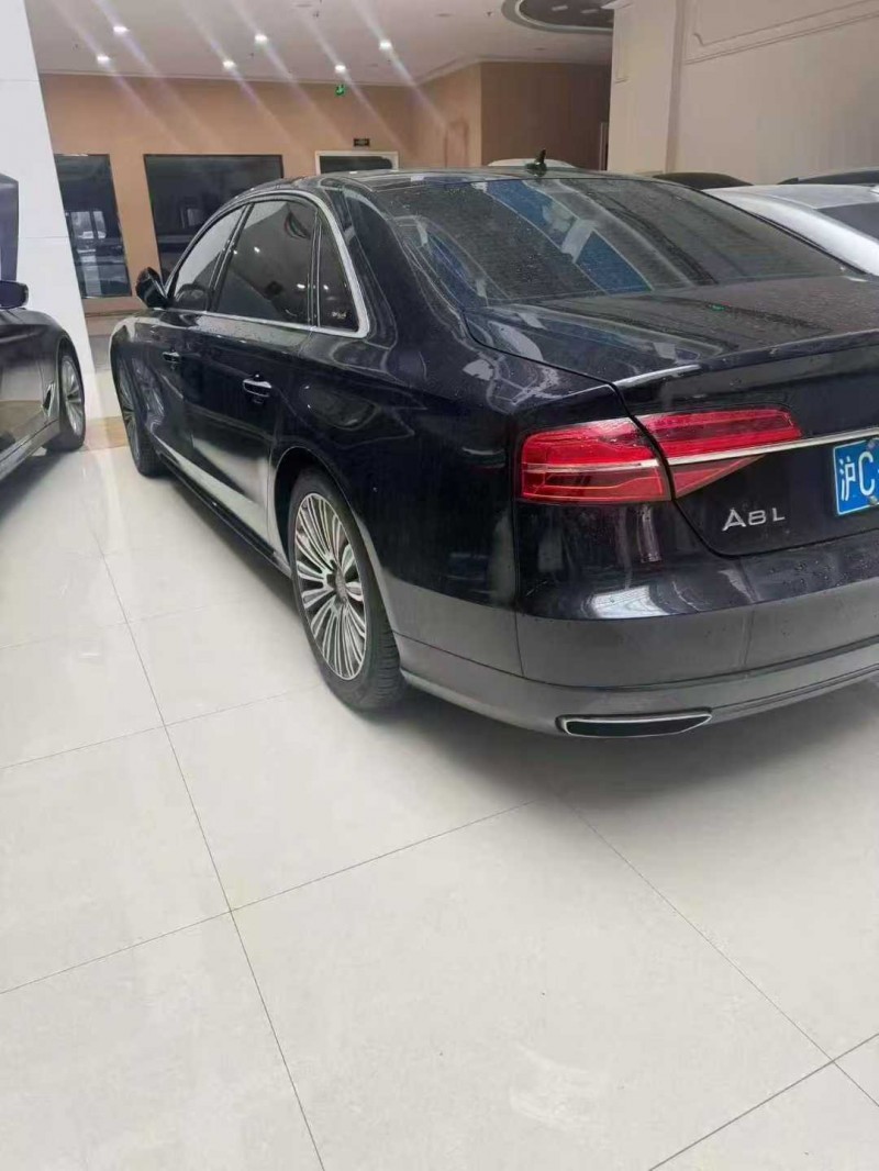 上海18年奥迪A8L9