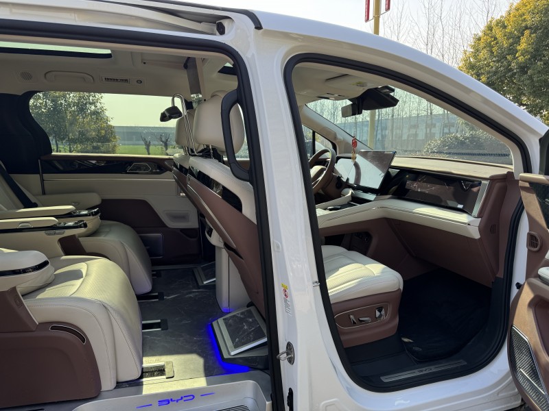 淮安25年比亞迪夏6