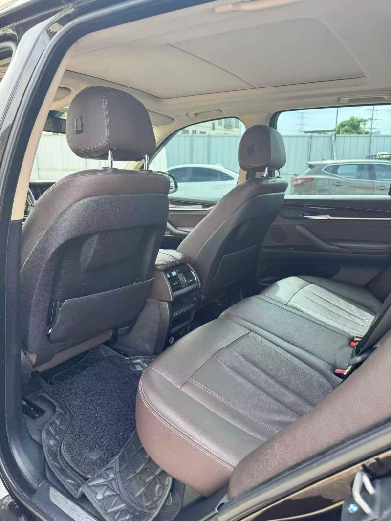 汕头17年宝马X57