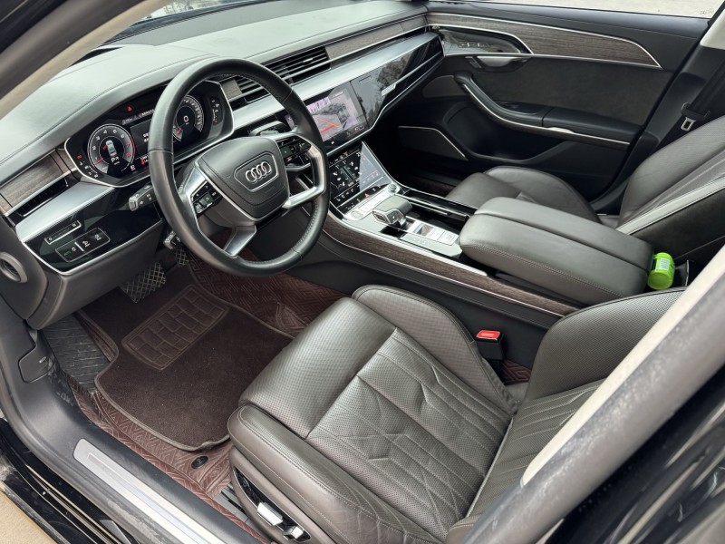 济宁21年奥迪A8L5