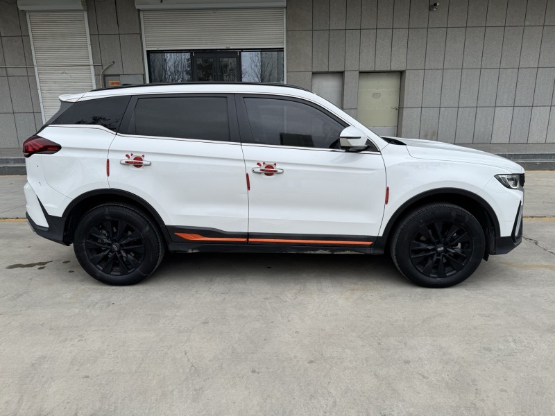 濟寧21年吉利博越7