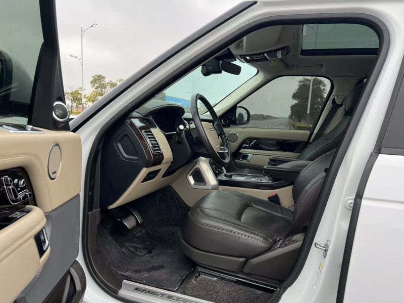 鹽城20年路虎攬勝行政4