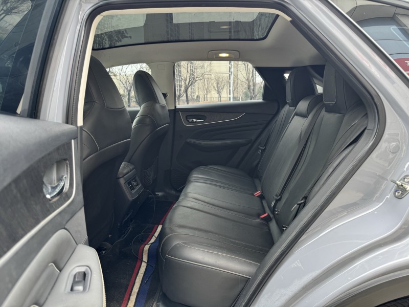 濟寧23年啟辰大V6