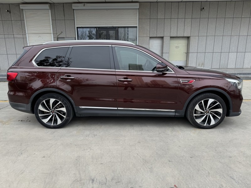 济宁20年红旗HS77