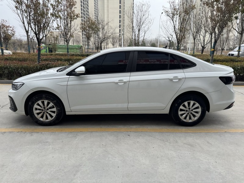 济宁24年大众朗逸8