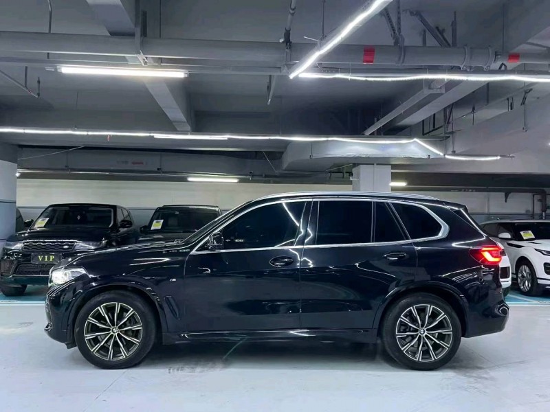 深圳21年寶馬X59