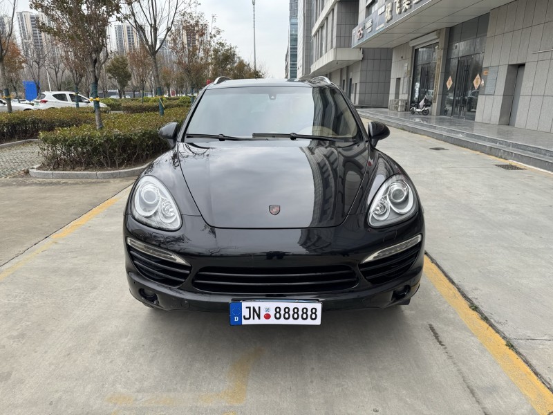 济宁13年保时捷卡宴1