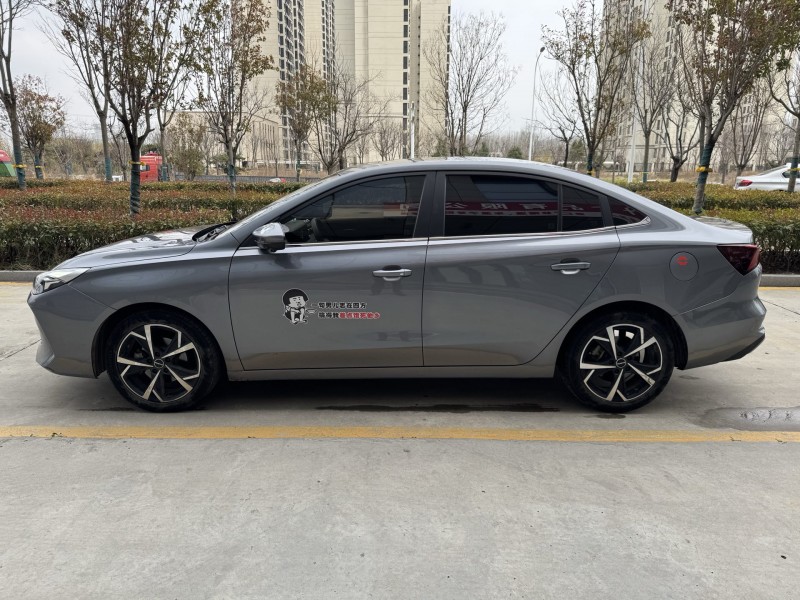 济宁23年荣威i57