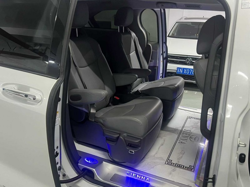 宿迁22年丰田塞纳5