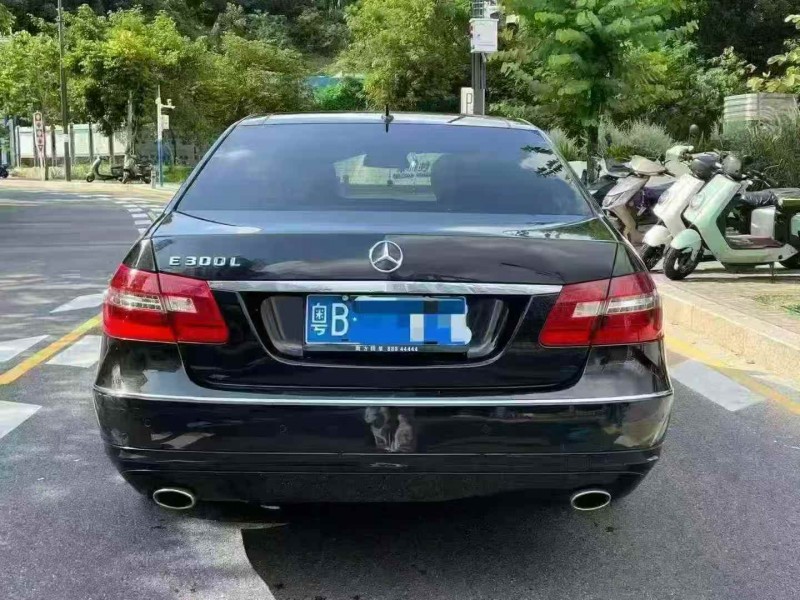 广州13年奔驰E9