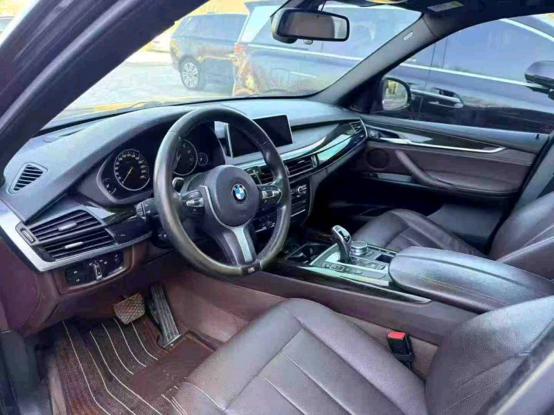 天津18年宝马X54