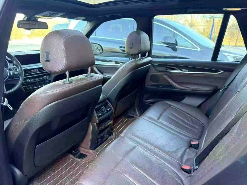 天津18年宝马X56