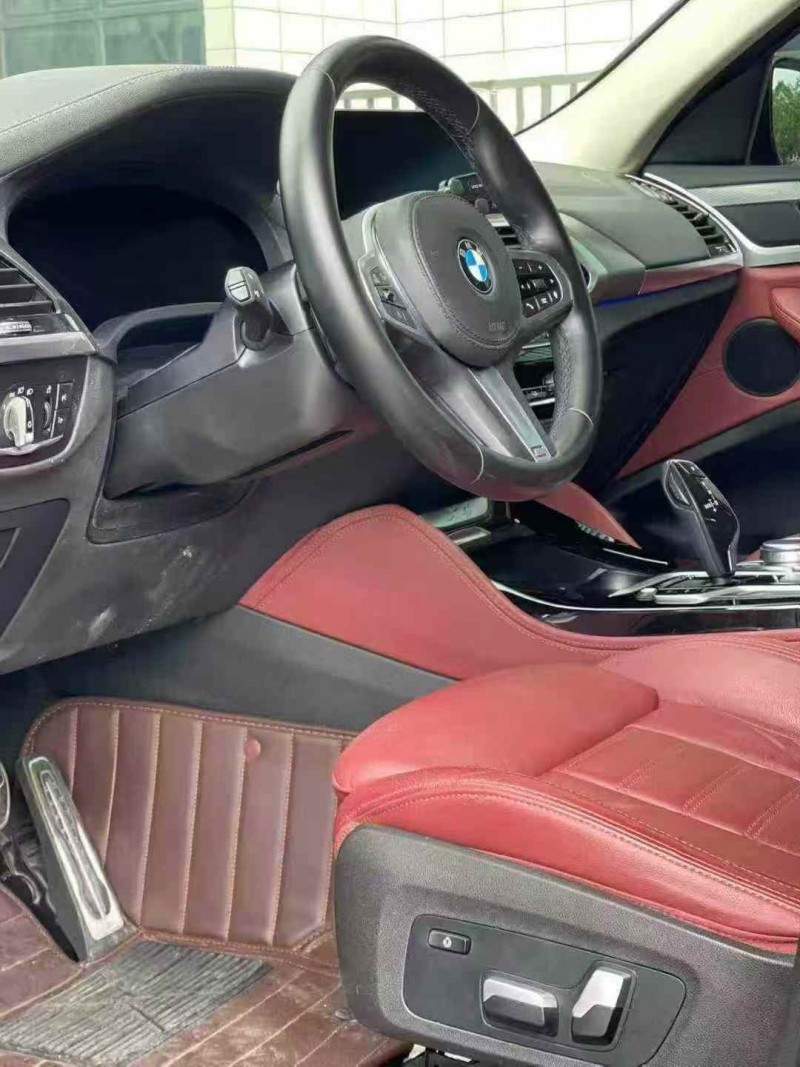 广州21年宝马X44