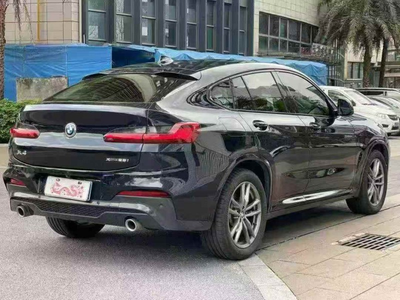 广州21年宝马X46