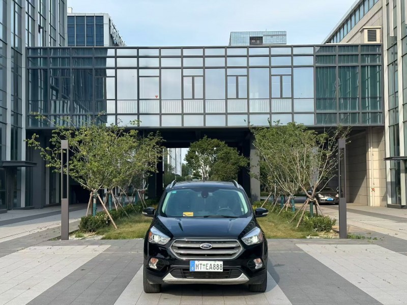 青島18年福特翼虎1