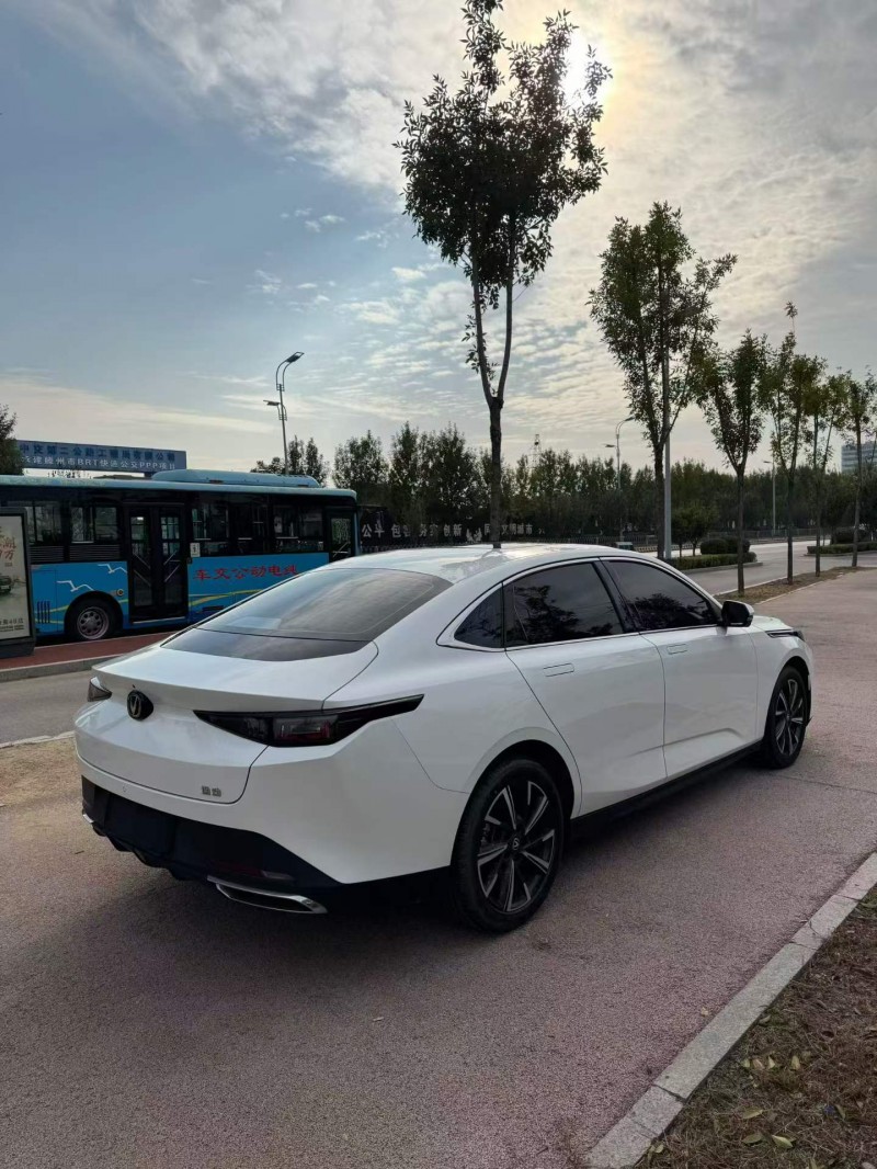 枣庄24年长安汽车逸动8