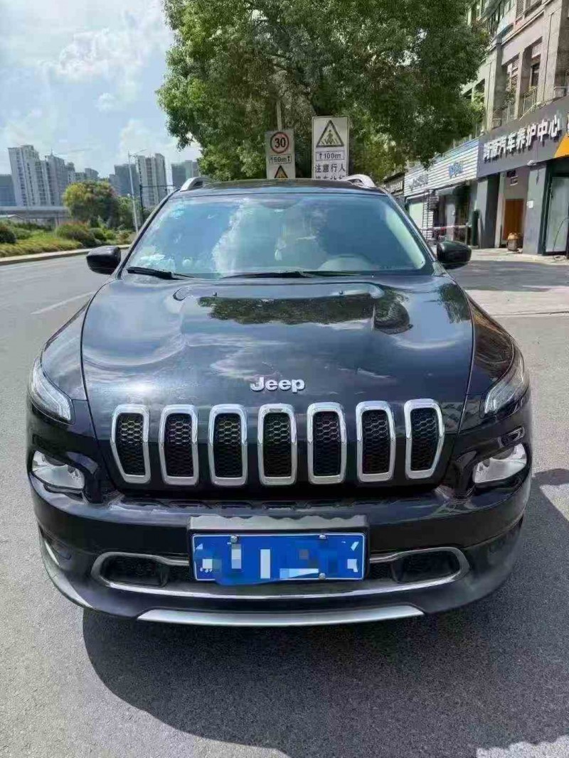 臺州17年Jeep自由光1