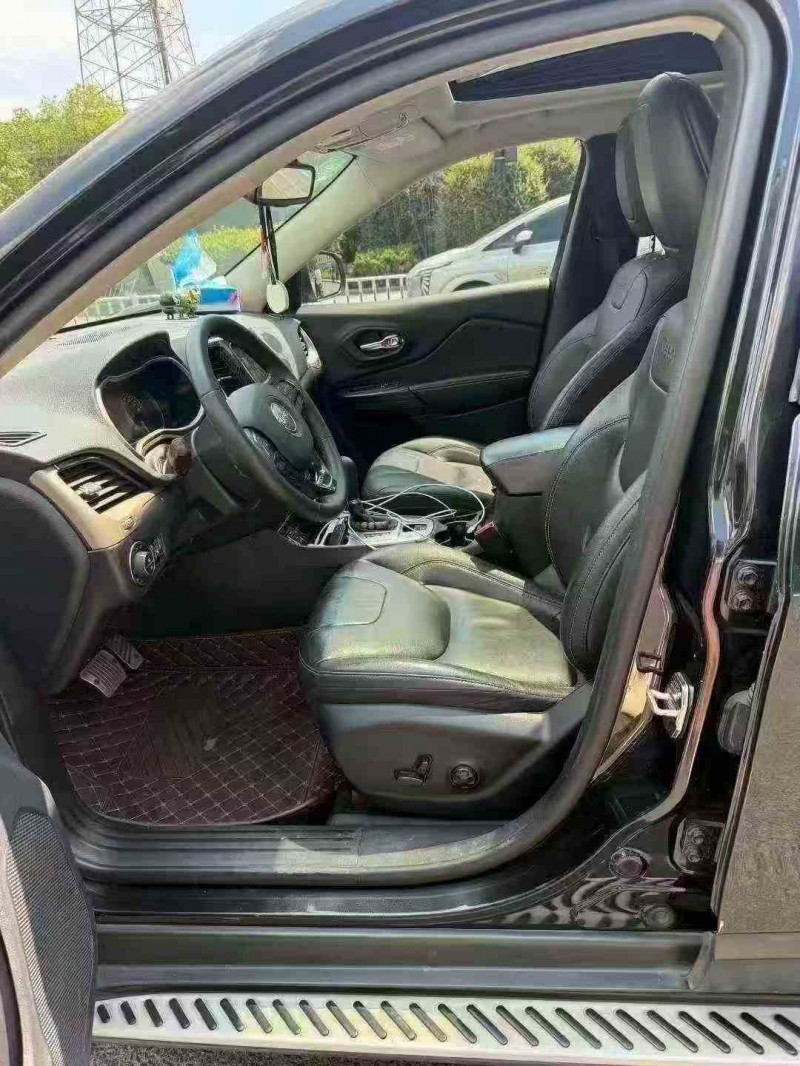 臺州17年Jeep自由光4