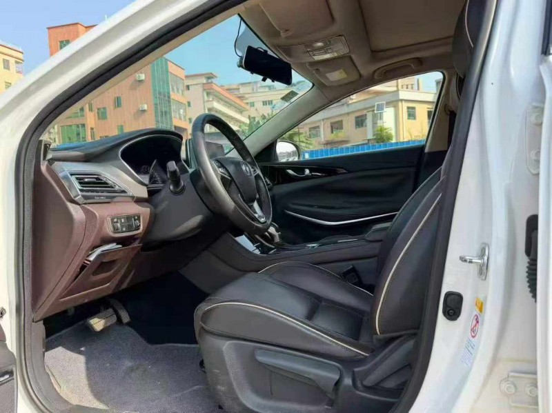 东莞19年长安汽车睿骋6