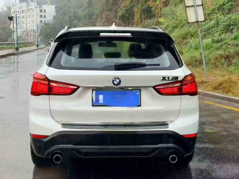 三明18年寶馬X19